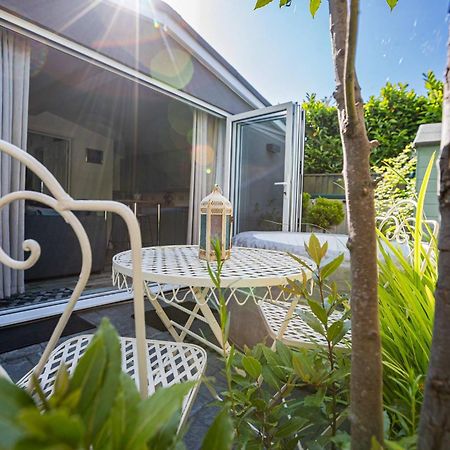 Hideaway Cabin For Two On Edge Of New Forest Hinton  Екстериор снимка