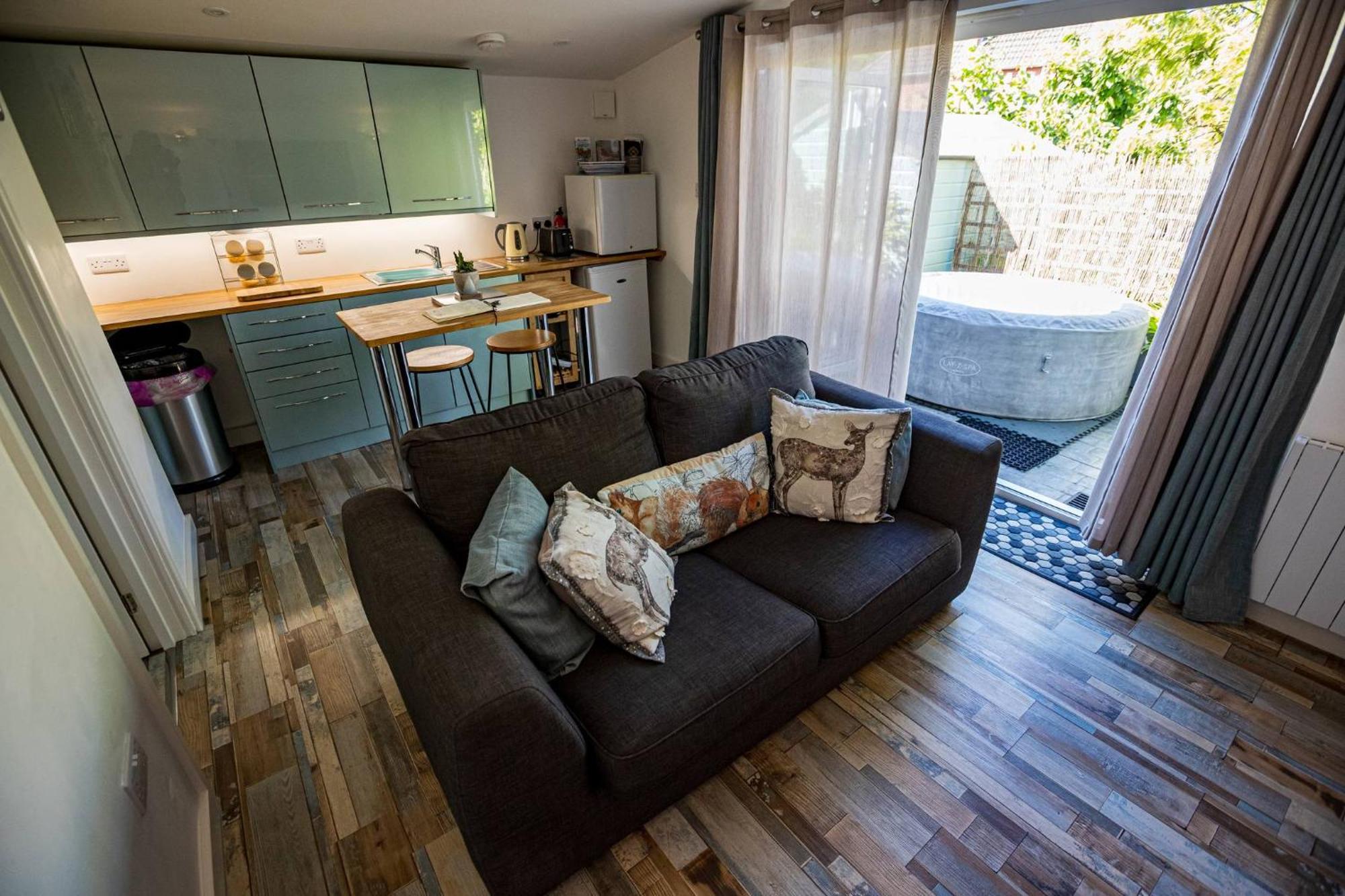 Hideaway Cabin For Two On Edge Of New Forest Hinton  Екстериор снимка
